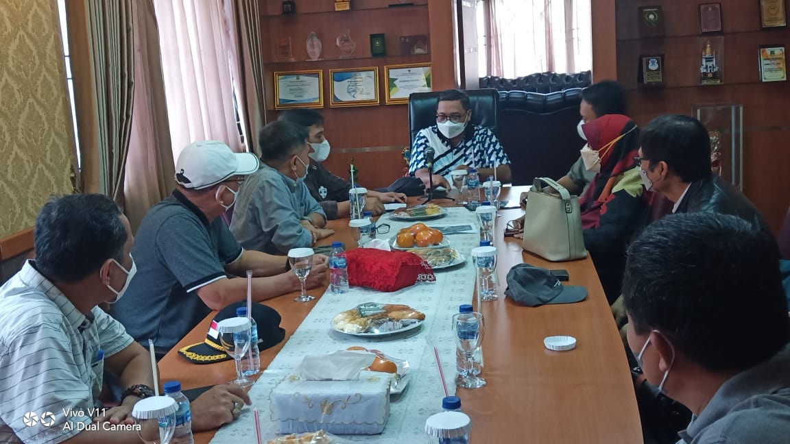 Kepala Biro Perencanaan Kemenag RI Saat Meninjau Lokasi Pembangunan Asrama Haji Banten